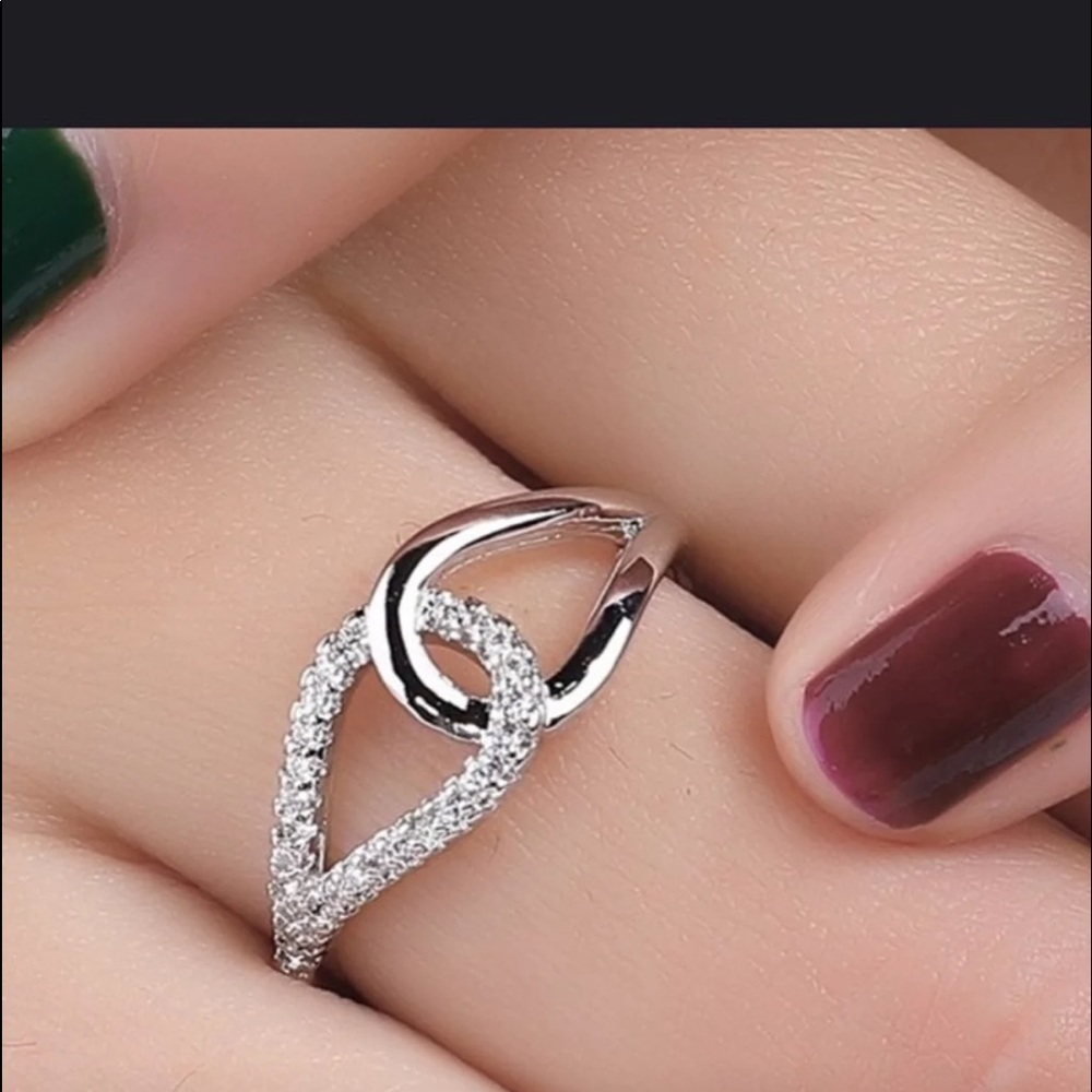 RING MOISSANITE DAINTY NEW 925SS ADJUSTABLE